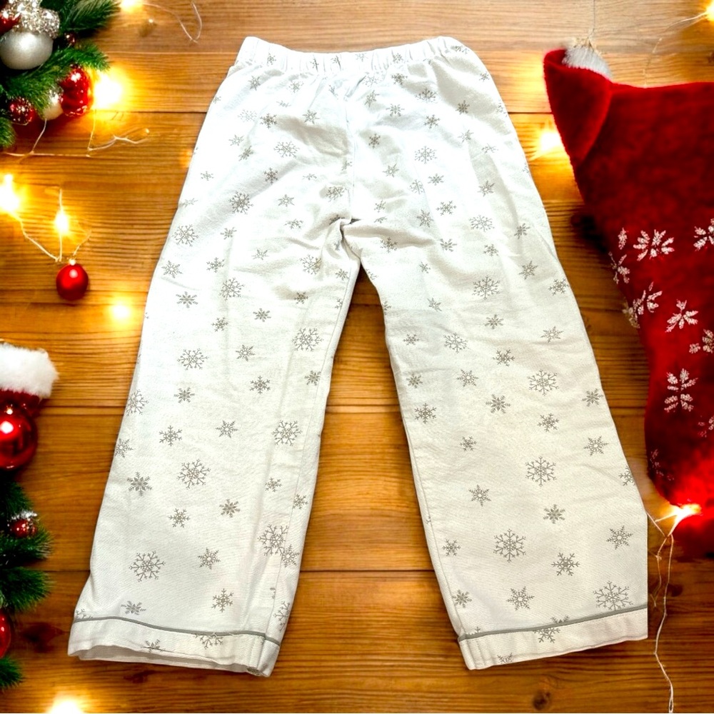Boy (sz8) Petite Plume Winter Wonderland Flannel pajama pants- with snowflakes